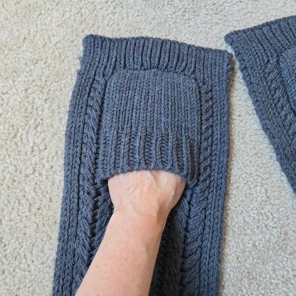 Banana Republic Merino Wool Chunky Cable Scarf with POCKETS - Picture 3 of 9